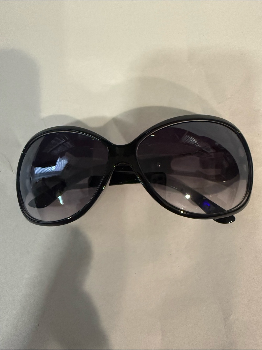Vintage Gucci Black "butterfly" Oversized Women's Sunglasses Pre-owned.